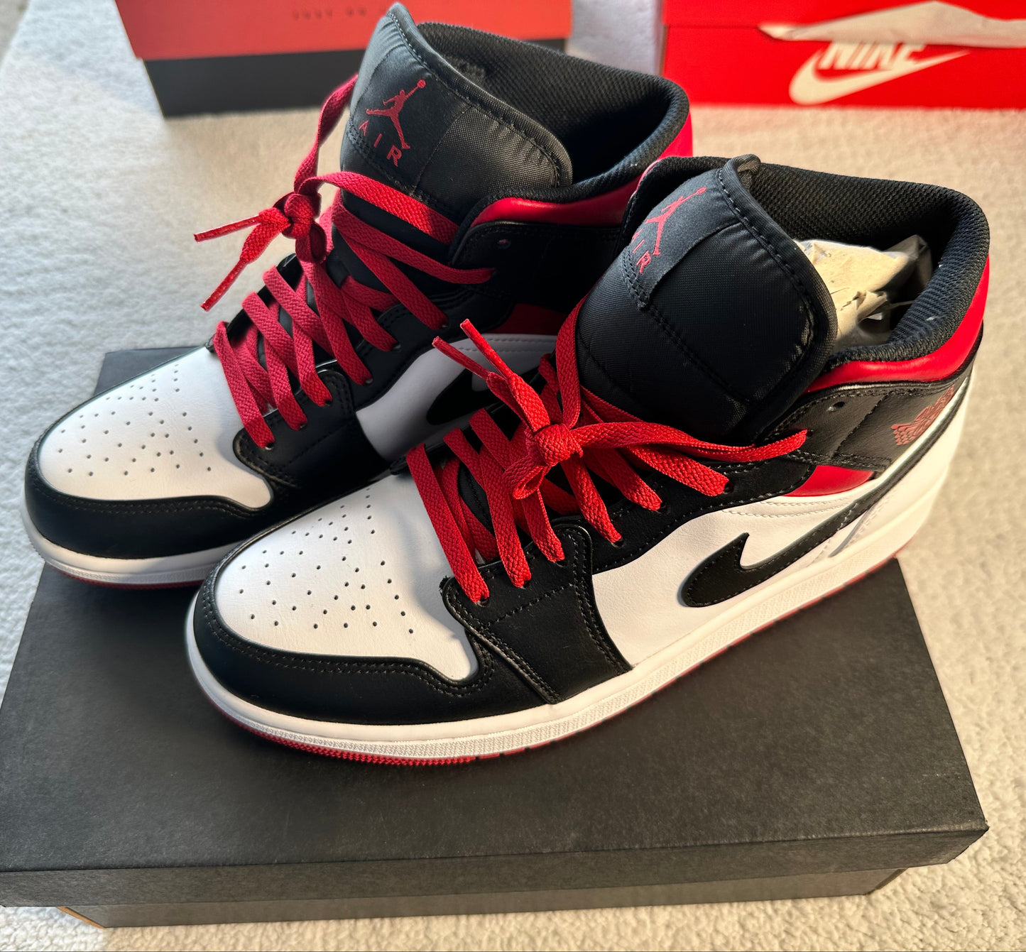 Nike Air Jordan 1 Mid Gym Red Black Toe. Talla 28 cms