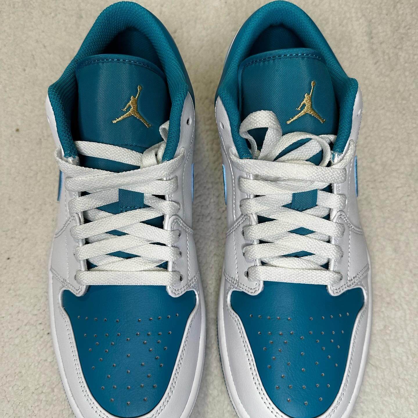 Sneakers Nike Air 1 Low Azul con Blanco. Talla 26 cms