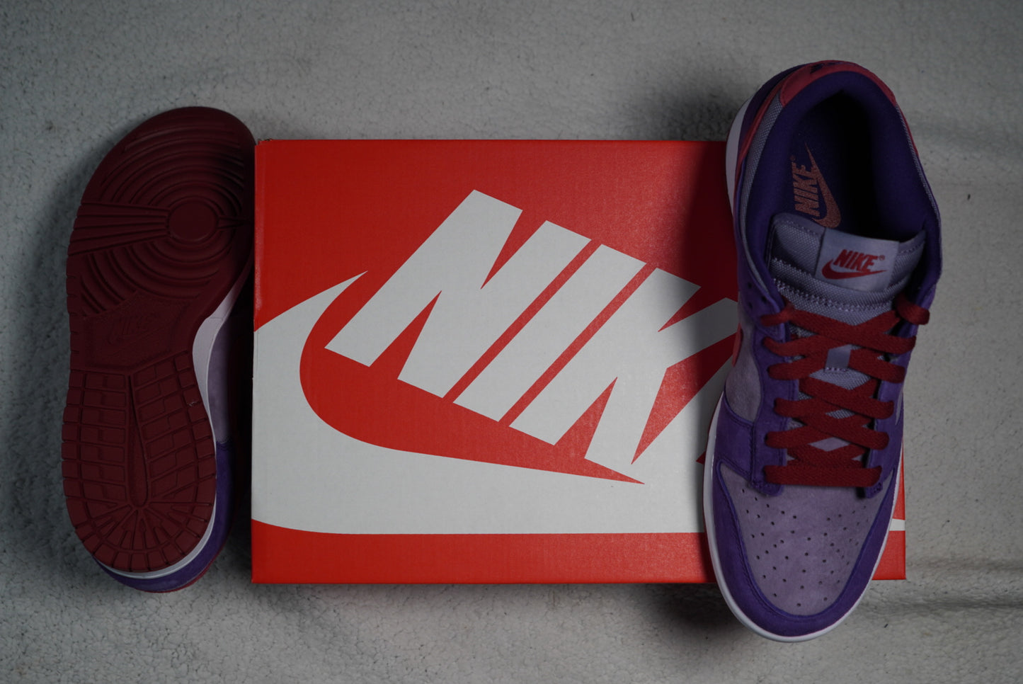 Sneakers Nike SB Dunk Edición Especial Ciruela. Talla 27 centímetros