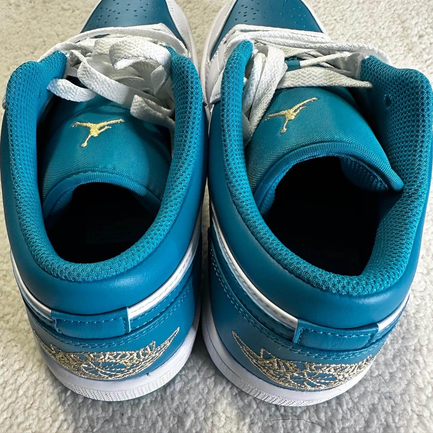 Sneakers Nike Air 1 Low Azul con Blanco. Talla 26 cms