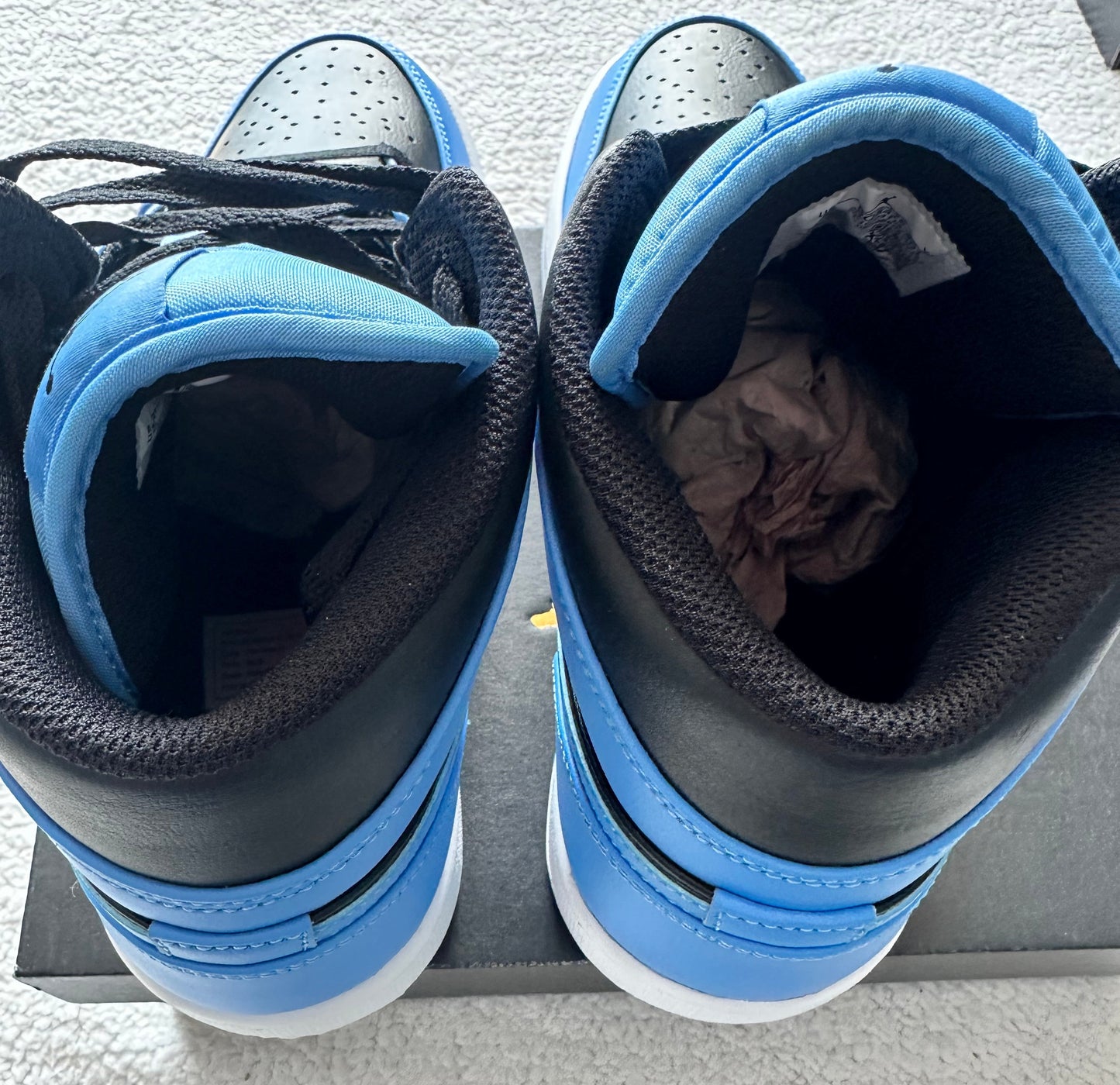 Nike Air Jordan 1 Mid Azul Universitario. Talla 27