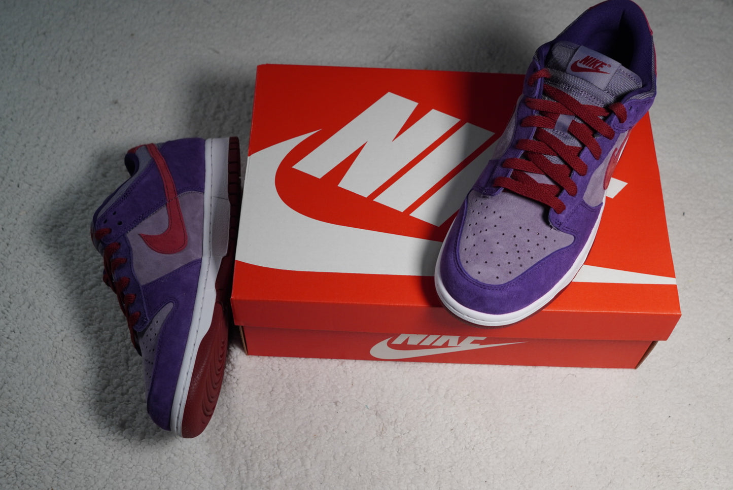 Sneakers Nike SB Dunk Edición Especial Ciruela. Talla 27 centímetros