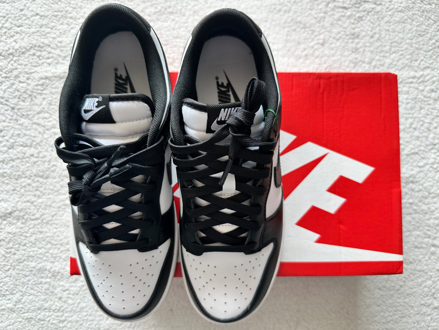 SB Dunk Low Retro Panda. Talla 25 cms