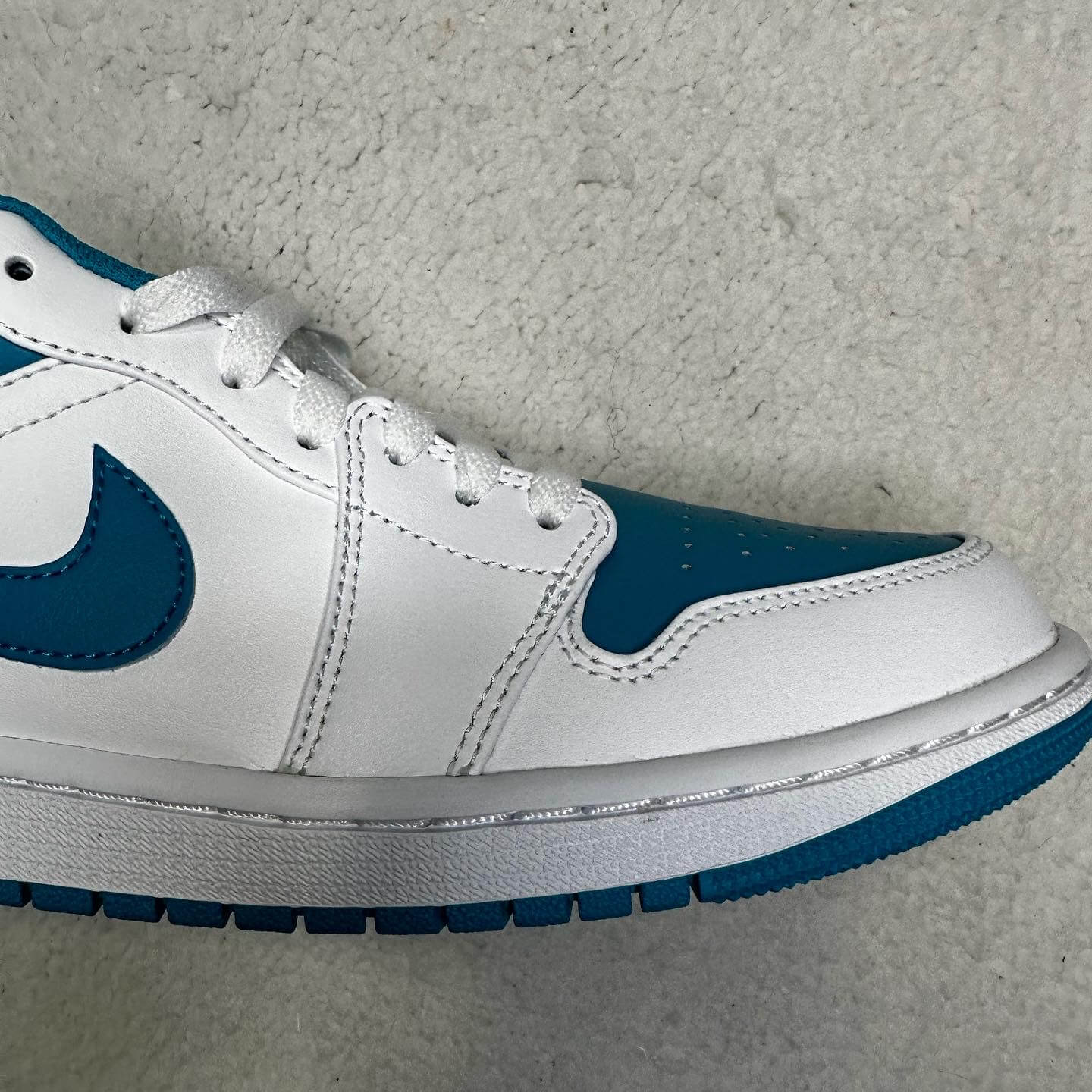 Sneakers Nike Air 1 Low Azul con Blanco. Talla 26 cms