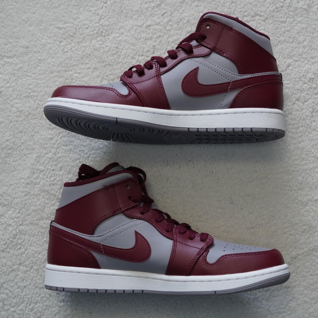 Sneakers Nike Air Jordan 1 Mid Rojo Cereza. Talla 26 cms