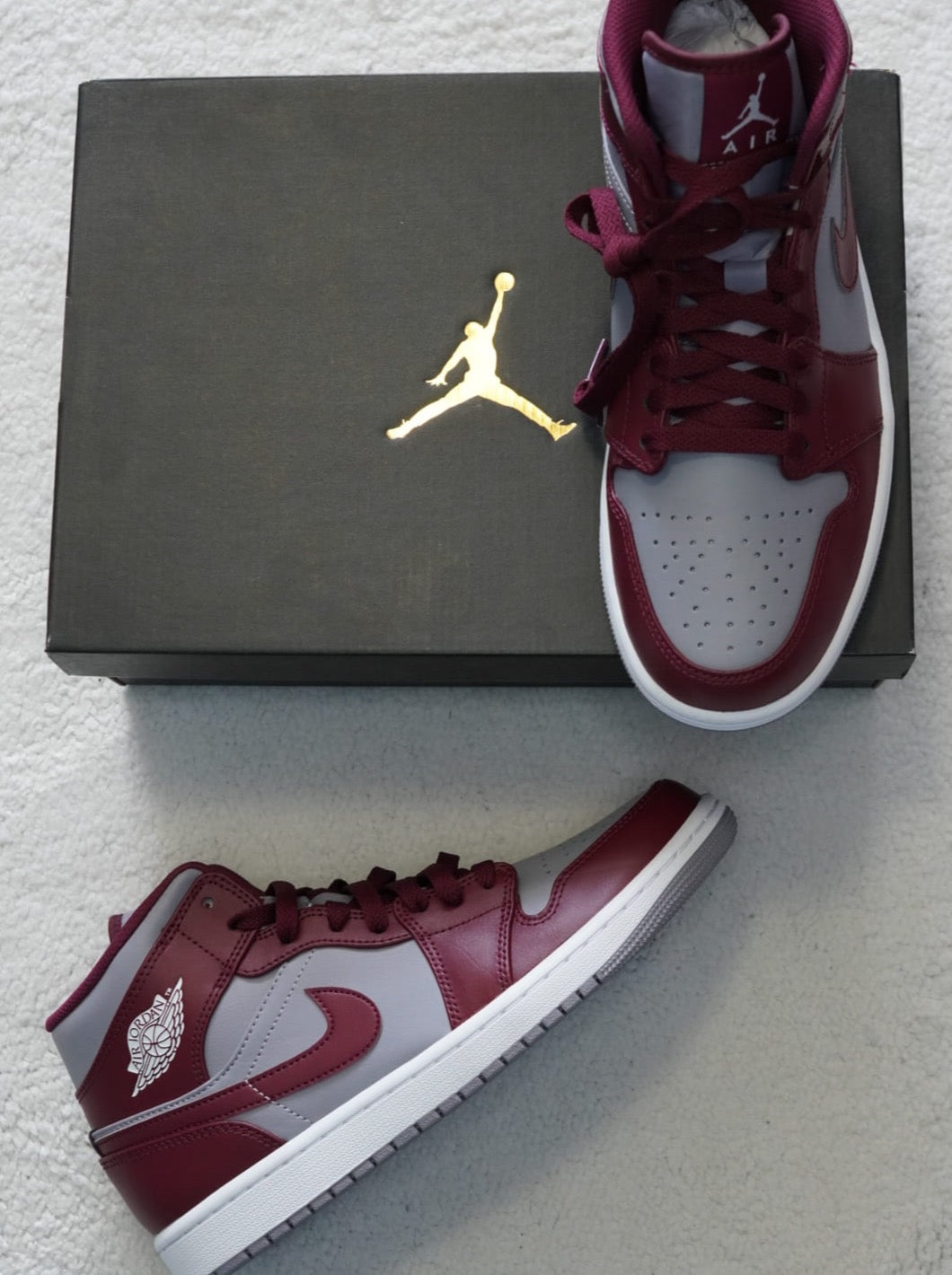 Sneakers Nike Air Jordan 1 Mid Rojo Cereza. Talla 26 cms