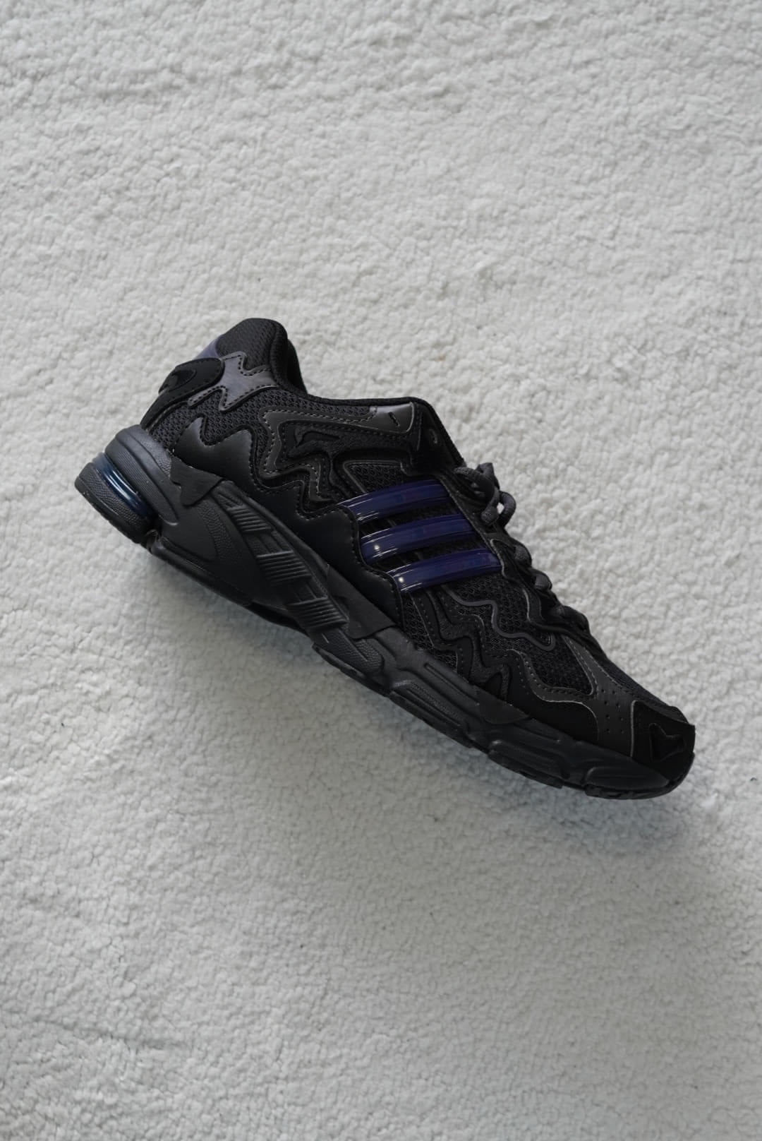 Sneakers Adidas Bad Bunny Response CL. Talla 26 cos