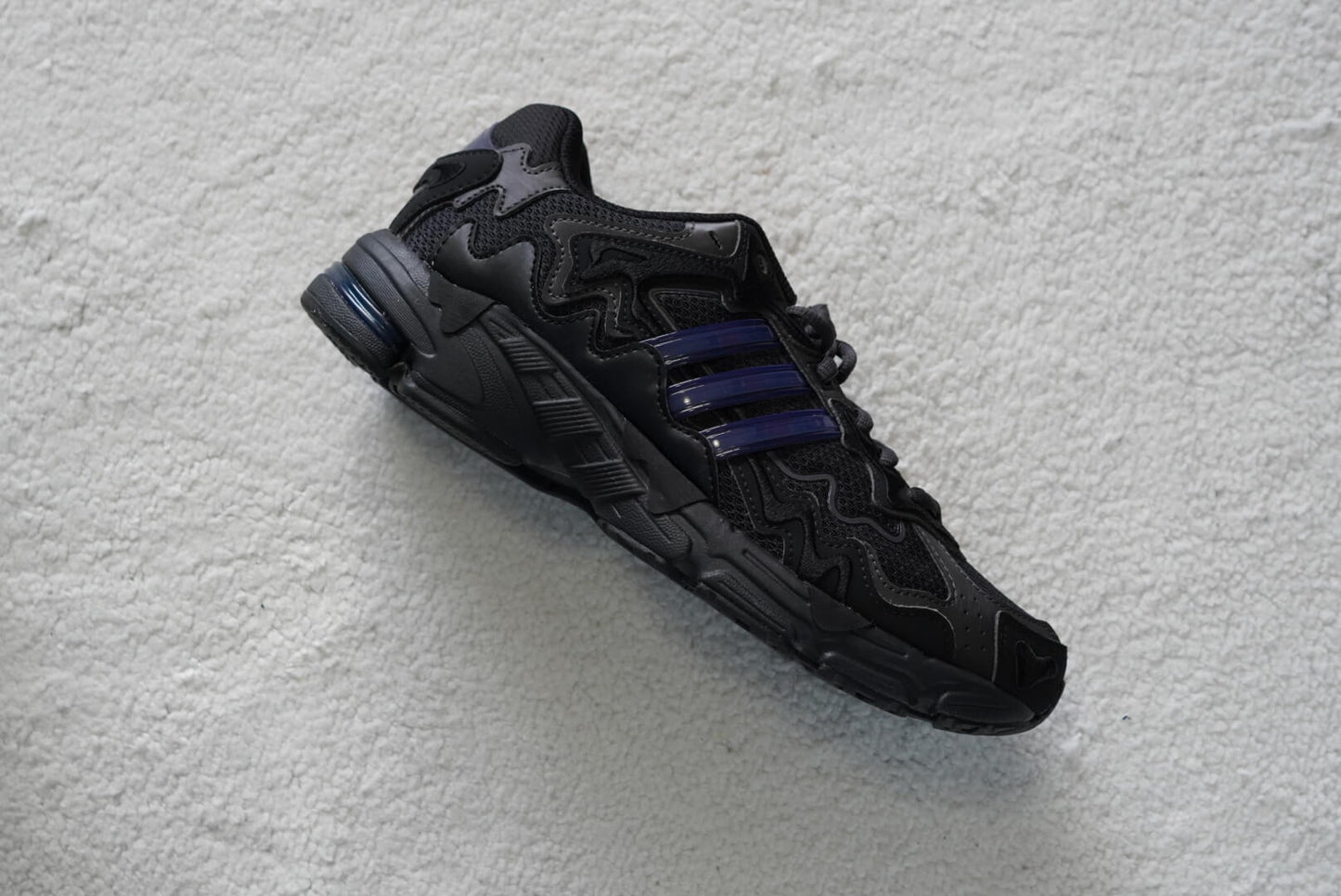 Sneakers Adidas Bad Bunny Response CL. Talla 26 cos