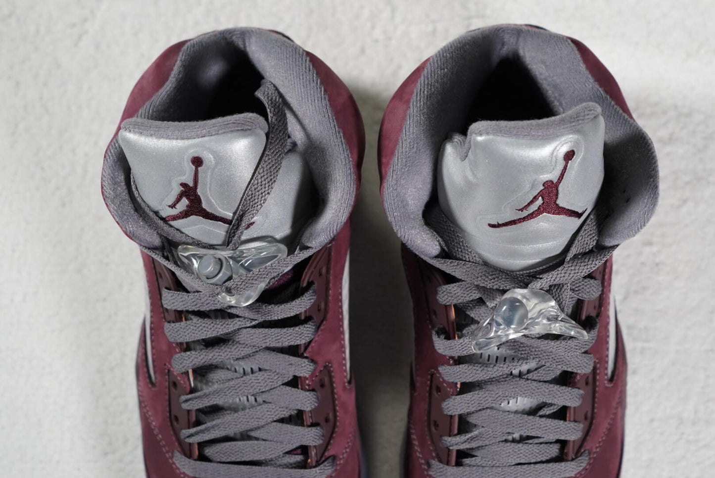 Sneakers Air Jordan 5 Retro 'Burgundy'. Talla 27 centimetros