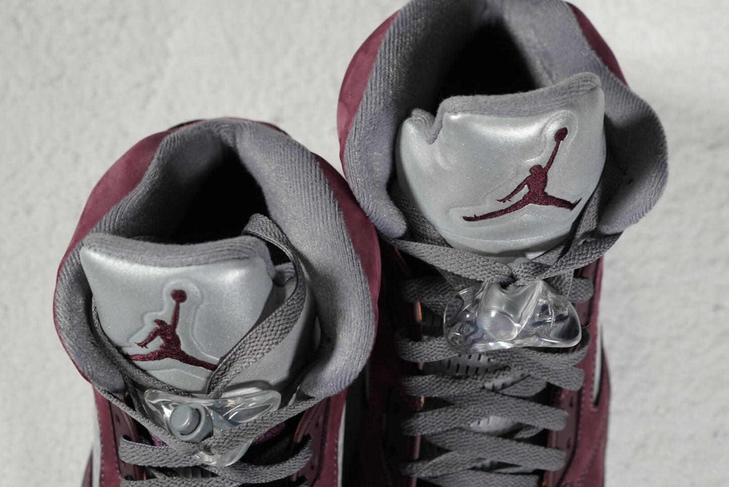 Sneakers Air Jordan 5 Retro 'Burgundy'. Talla 27 centimetros