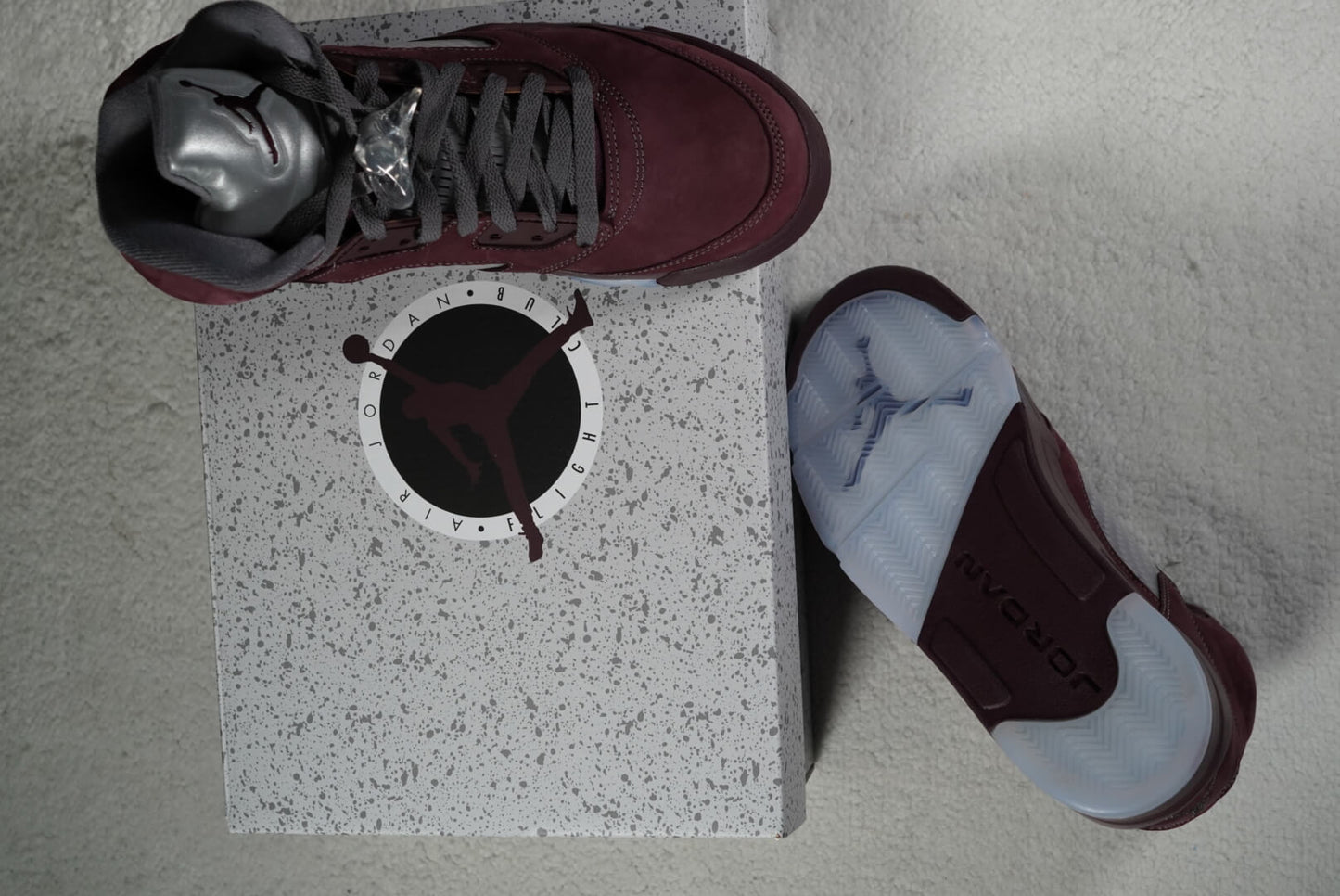 Sneakers Air Jordan 5 Retro 'Burgundy'. Talla 27 centimetros