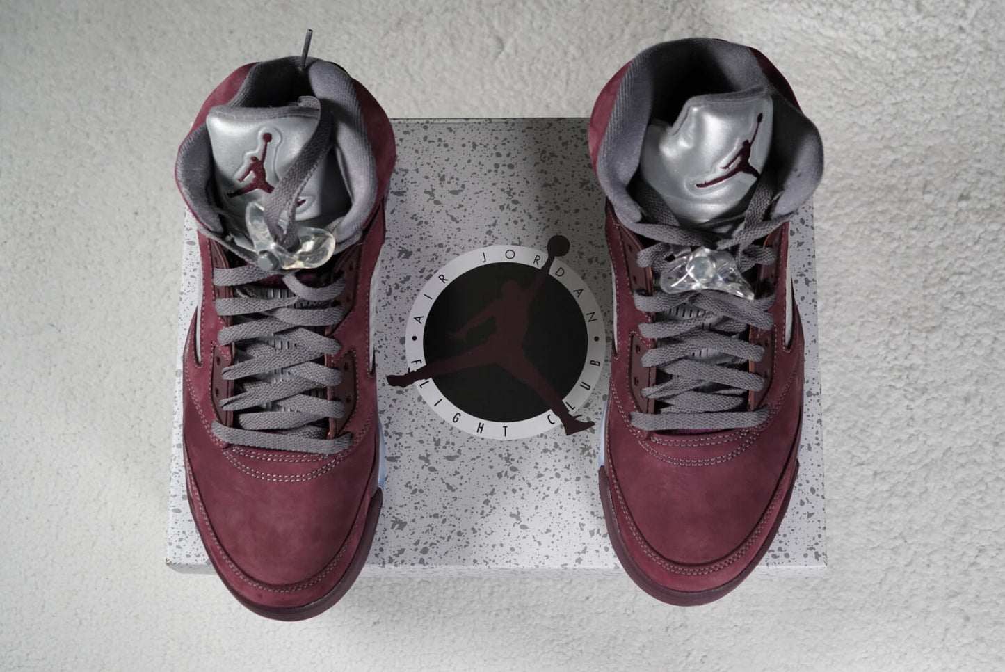 Sneakers Air Jordan 5 Retro 'Burgundy'. Talla 27 centimetros