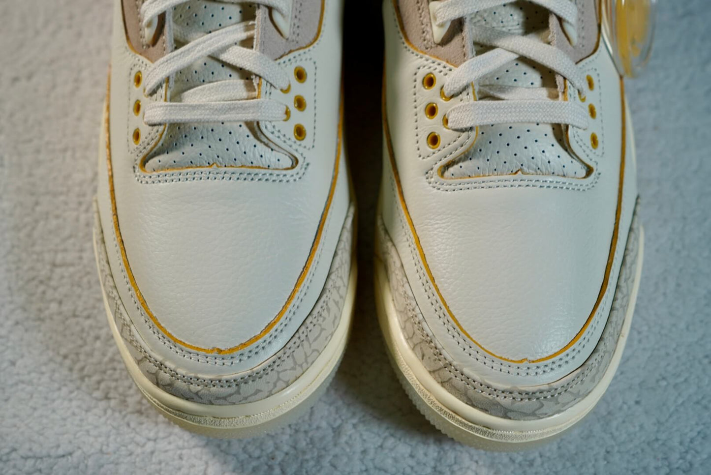 Nike Air Jordan 3 x J Balvin 'Medellín Sunset'. Talla 26
