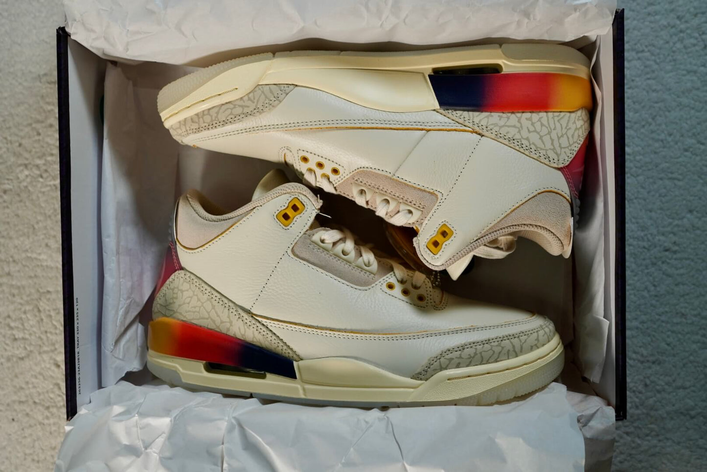 Nike Air Jordan 3 x J Balvin 'Medellín Sunset'. Talla 26