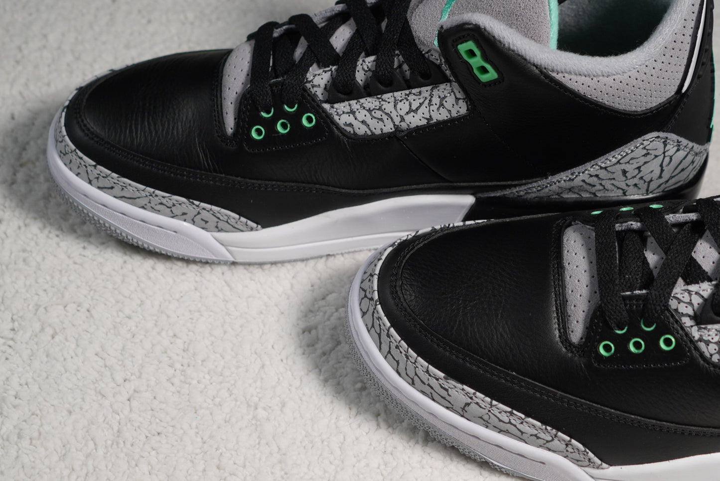 Sneakers Nike Air Jordan 3 Retro. Green Glow. Talla 28 centimetros