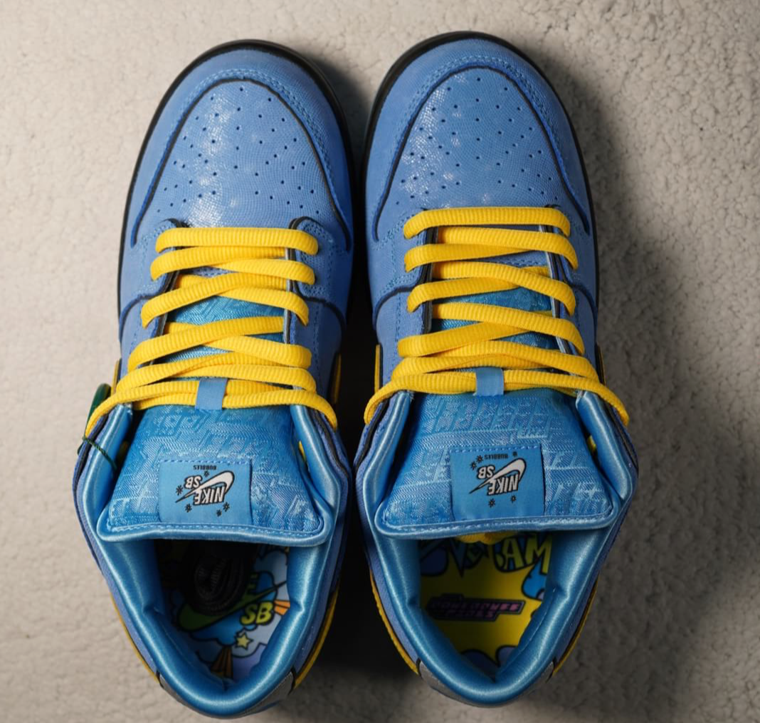 Sneakers Nike SB Dunk Low Chicas Super Poderosas. Talla 27 centimetros