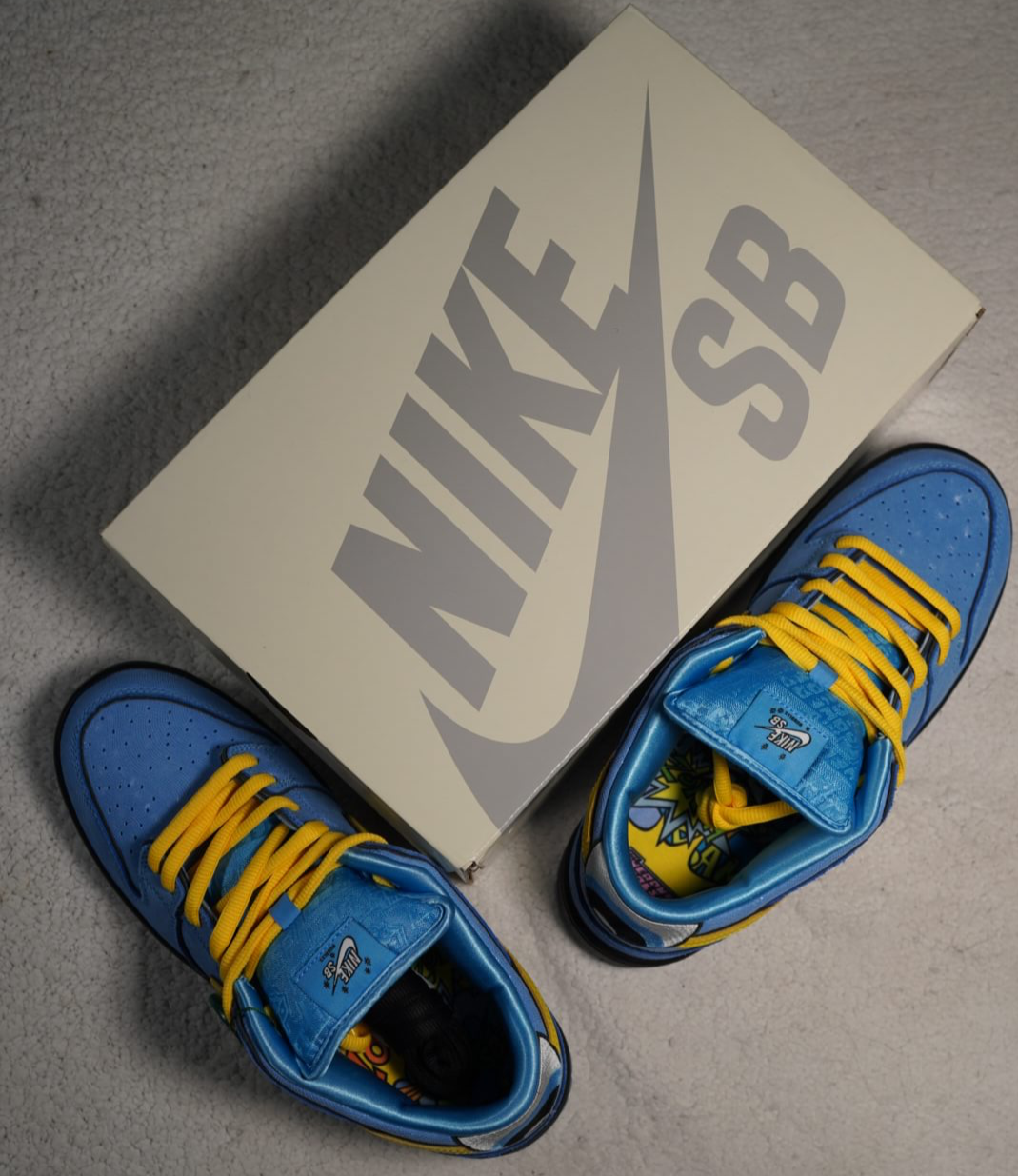 Sneakers Nike SB Dunk Low Chicas Super Poderosas. Talla 27 centimetros