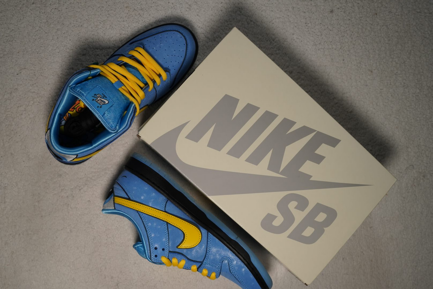 Sneakers Nike SB Dunk Low Chicas Super Poderosas. Talla 27 centimetros