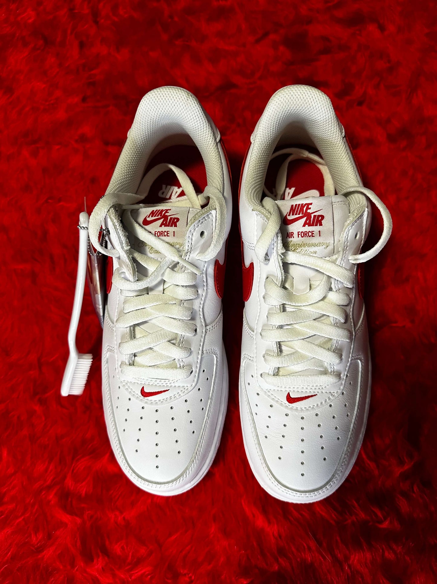 Sneakers Air Force 1 Low Retro Blanco con Rojo. Talla 27 cms