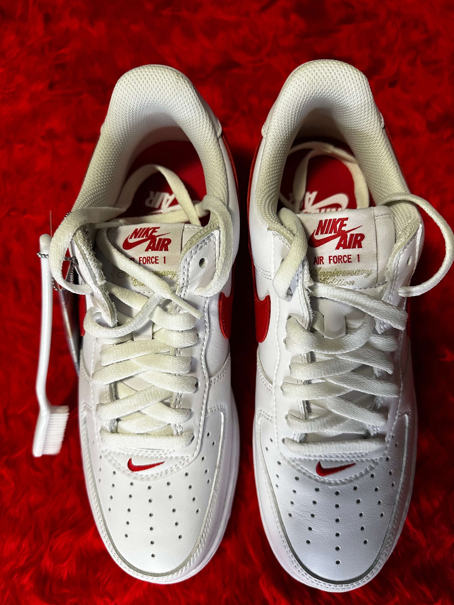 Sneakers Air Force 1 Low Retro Blanco con Rojo. Talla 27 cms