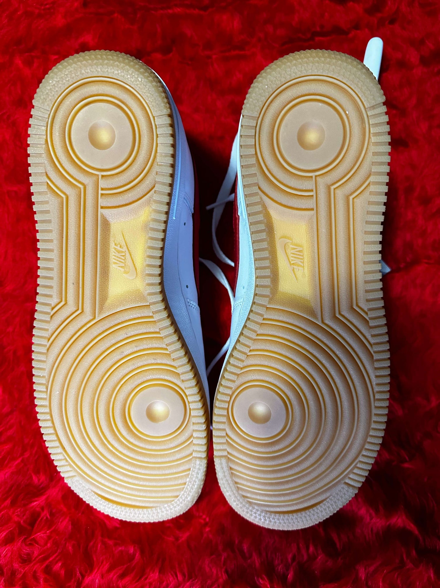 Sneakers Air Force 1 Low Retro Blanco con Rojo. Talla 27 cms