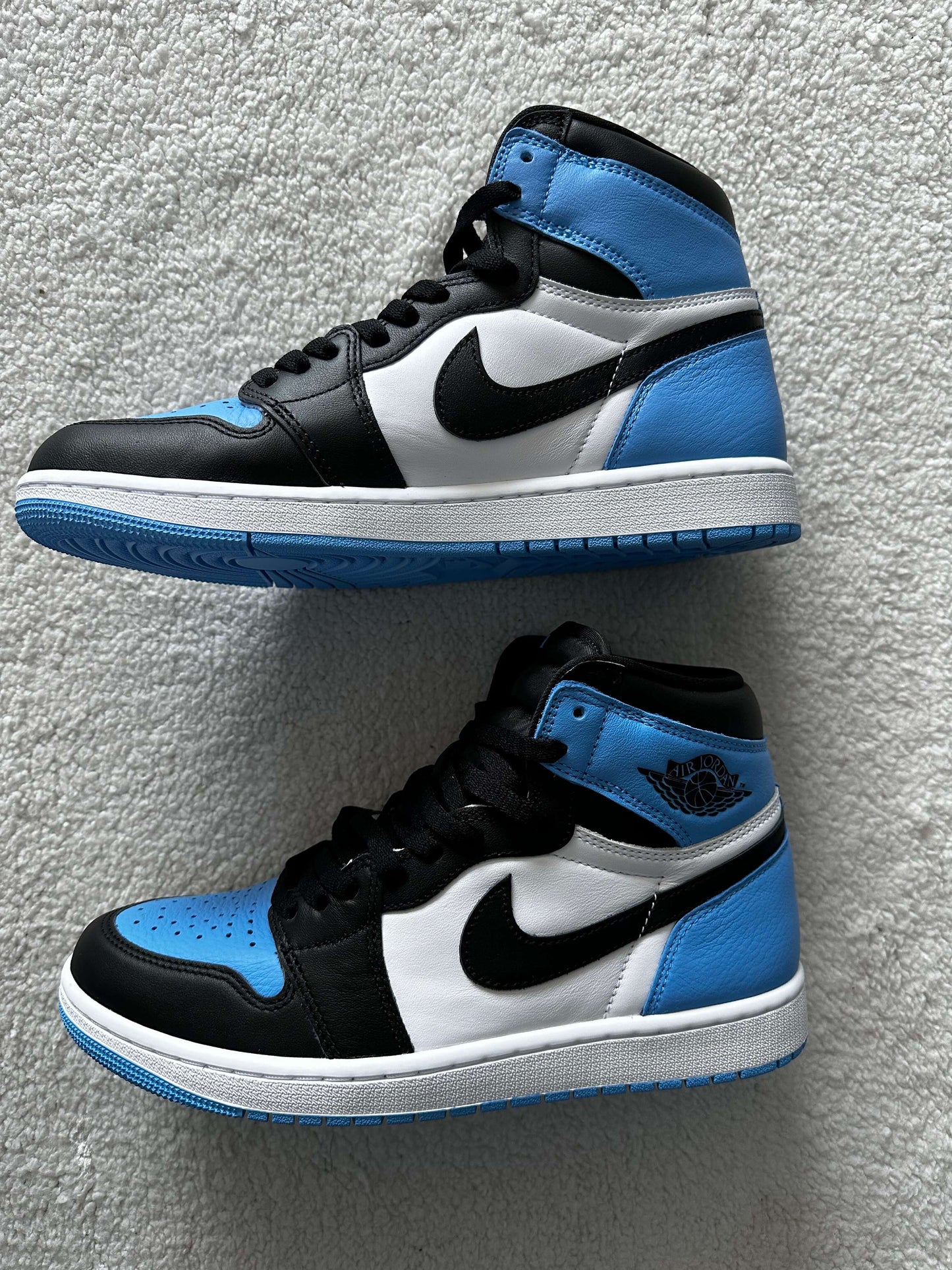 Sneakers Nike Air Jordan 1 High Retro OG 'UNC Toe'. Talla 27 centimetros