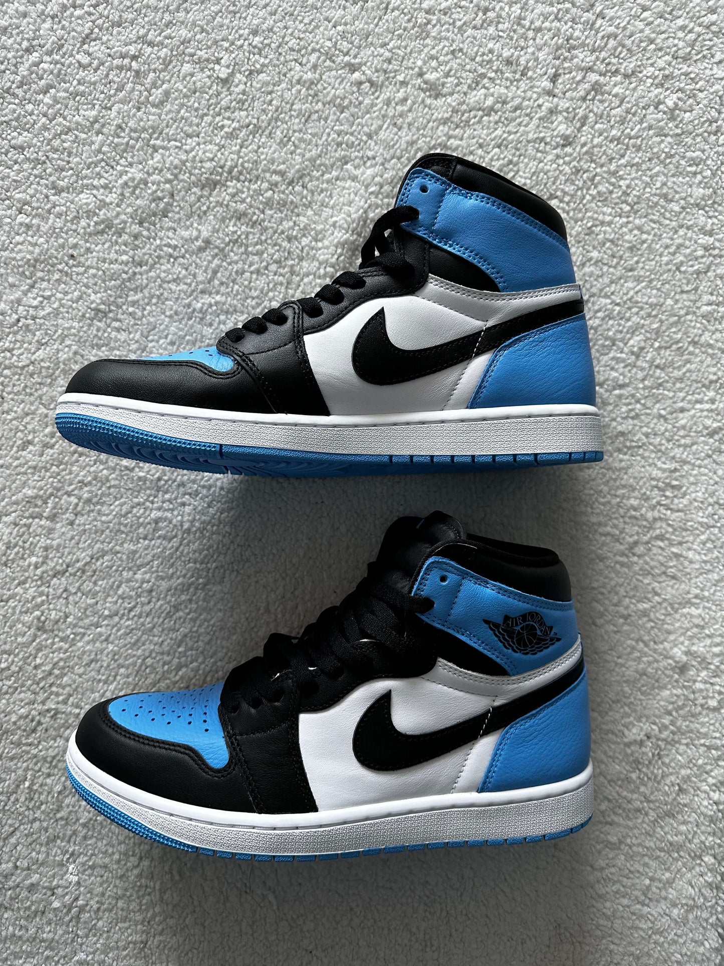 Sneakers Nike Air Jordan 1 High Retro OG 'UNC Toe'. Talla 27 centimetros