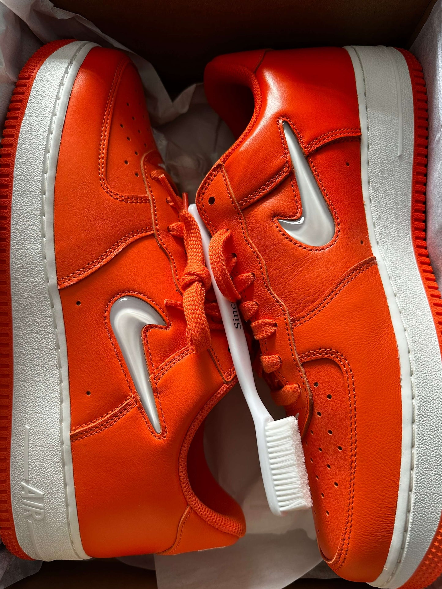 Sneakers Air Force 1 Low Retro Anaranjados. Talla 28 cms