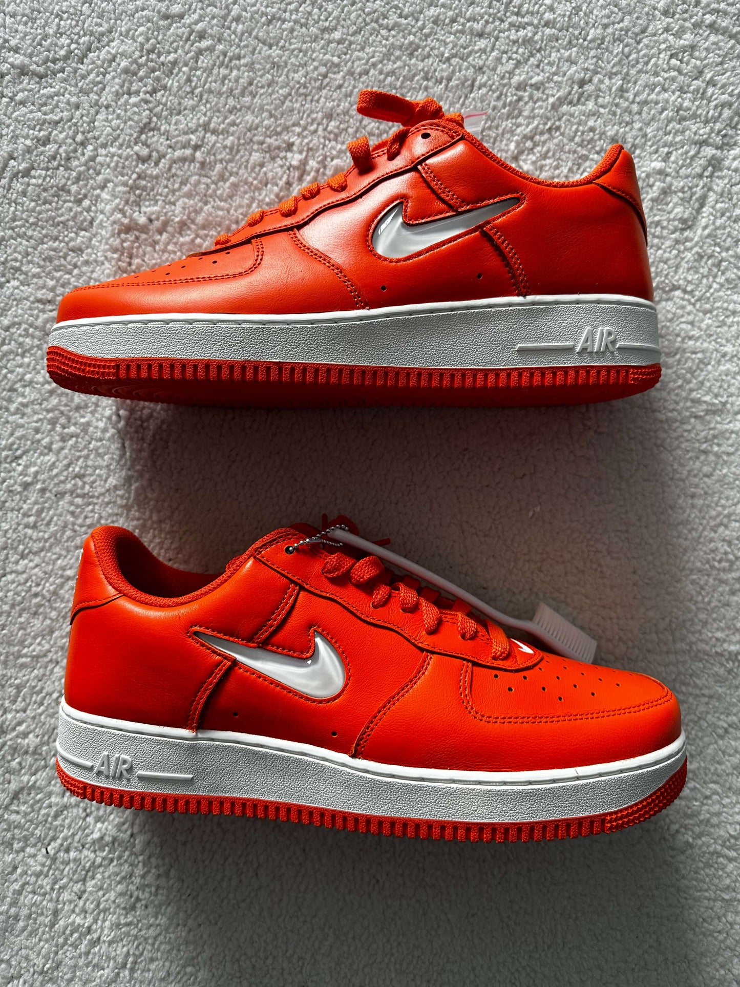 Sneakers Air Force 1 Low Retro Anaranjados. Talla 28 cms
