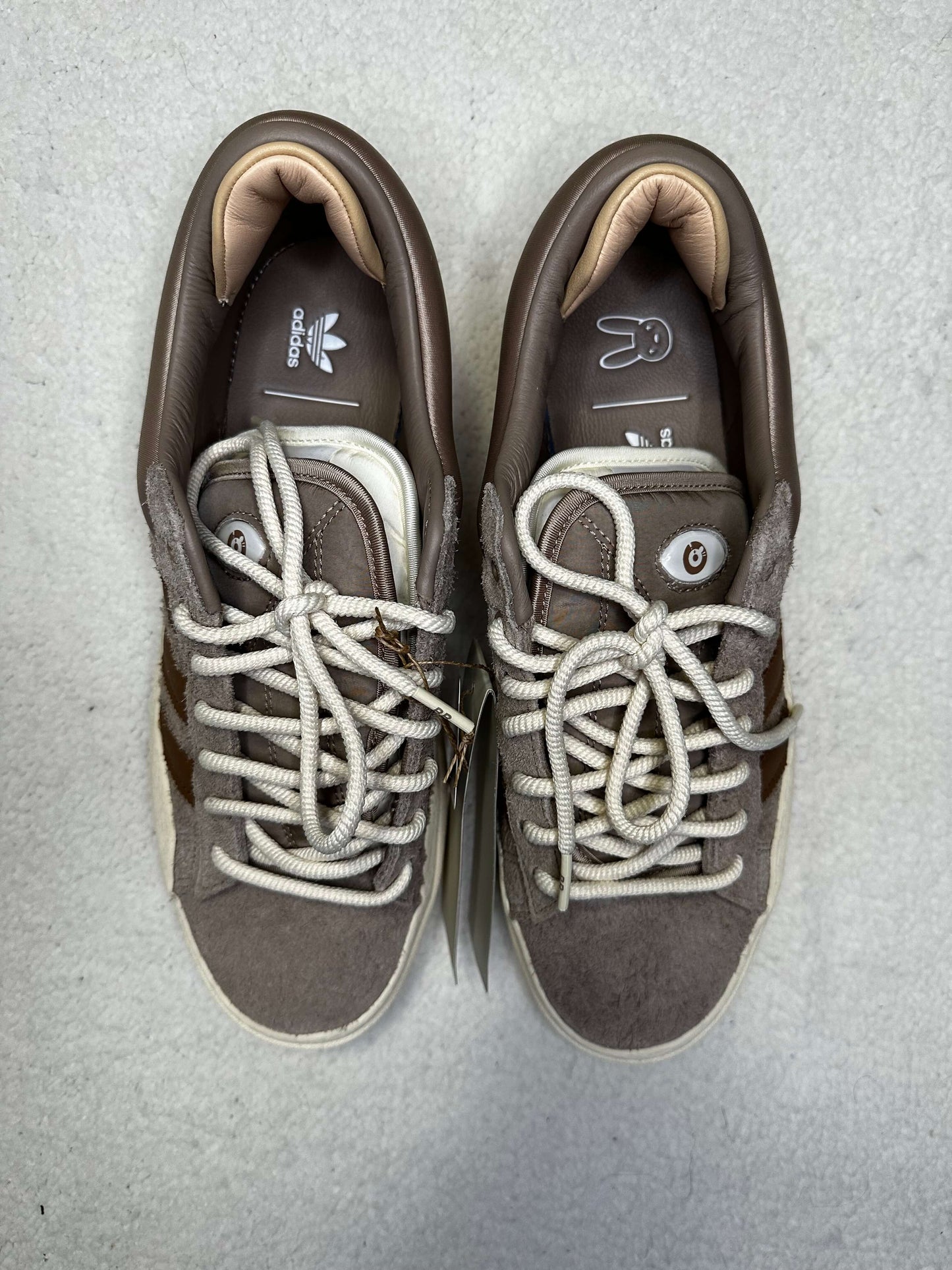 Sneakers Adidas Bad Bunny Campus Cafes. Talla 28 cms