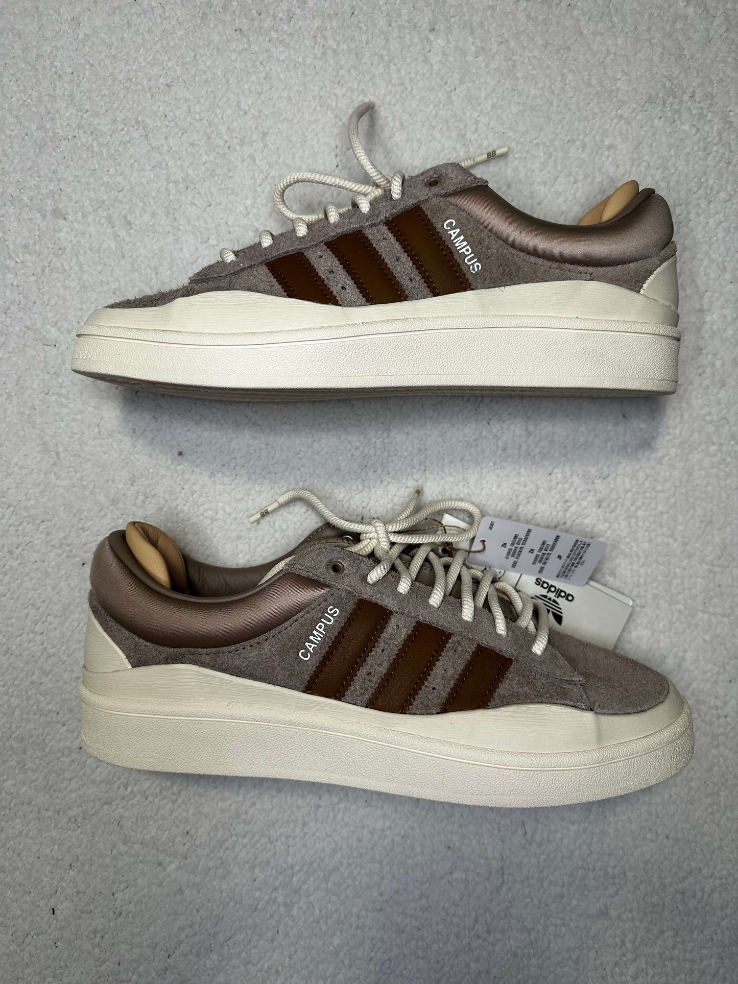 Sneakers Adidas Bad Bunny Campus Cafes. Talla 28 cms