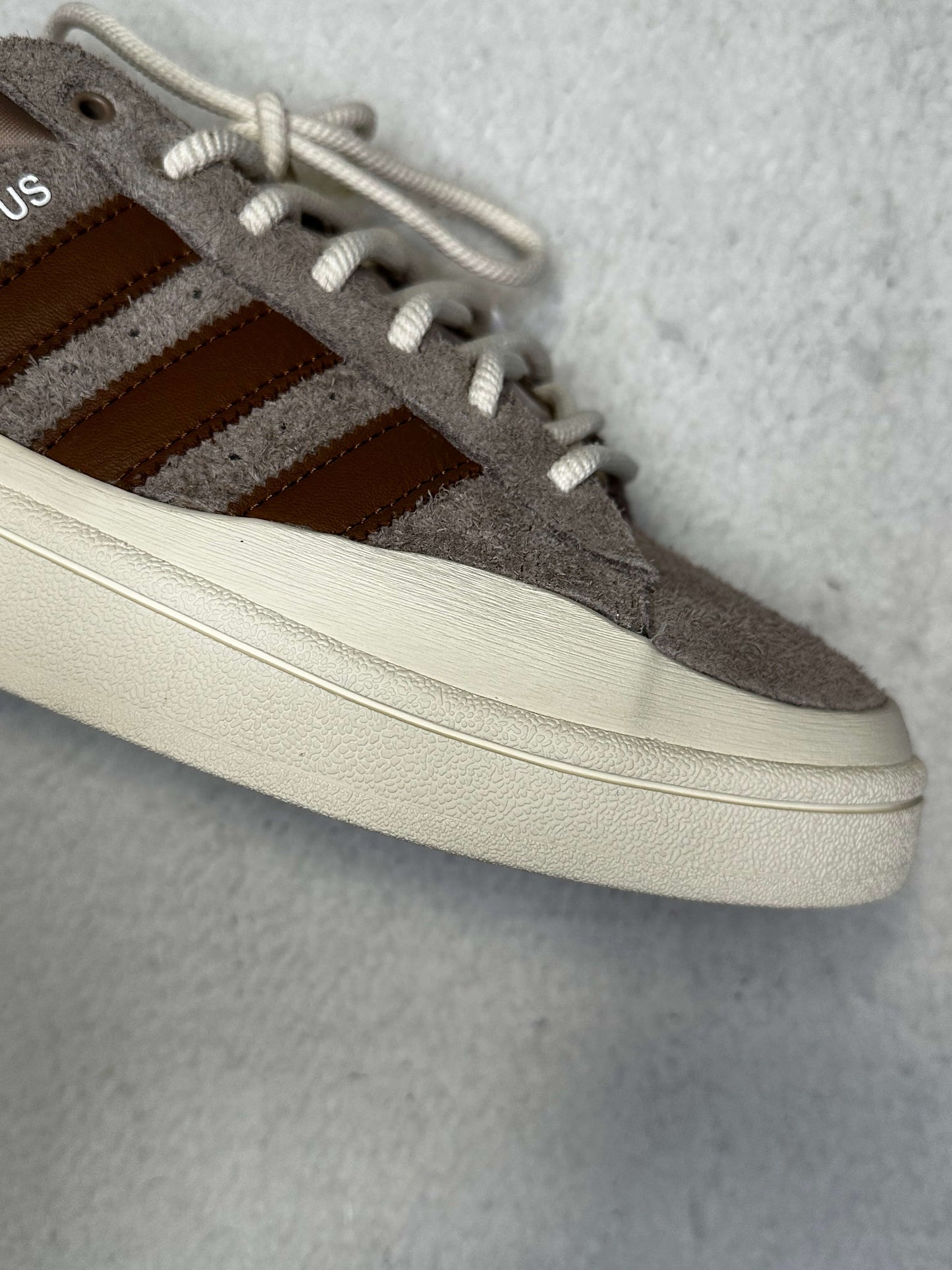 Sneakers Adidas Bad Bunny Campus Cafes. Talla 28 cms