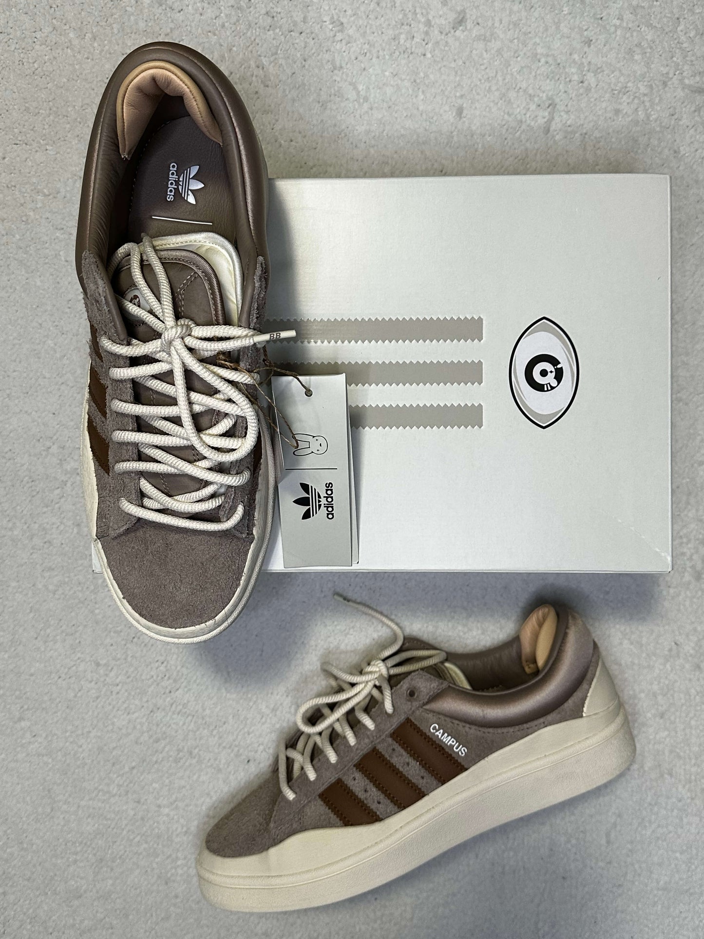 Sneakers Adidas Bad Bunny Campus Cafes. Talla 28 cms