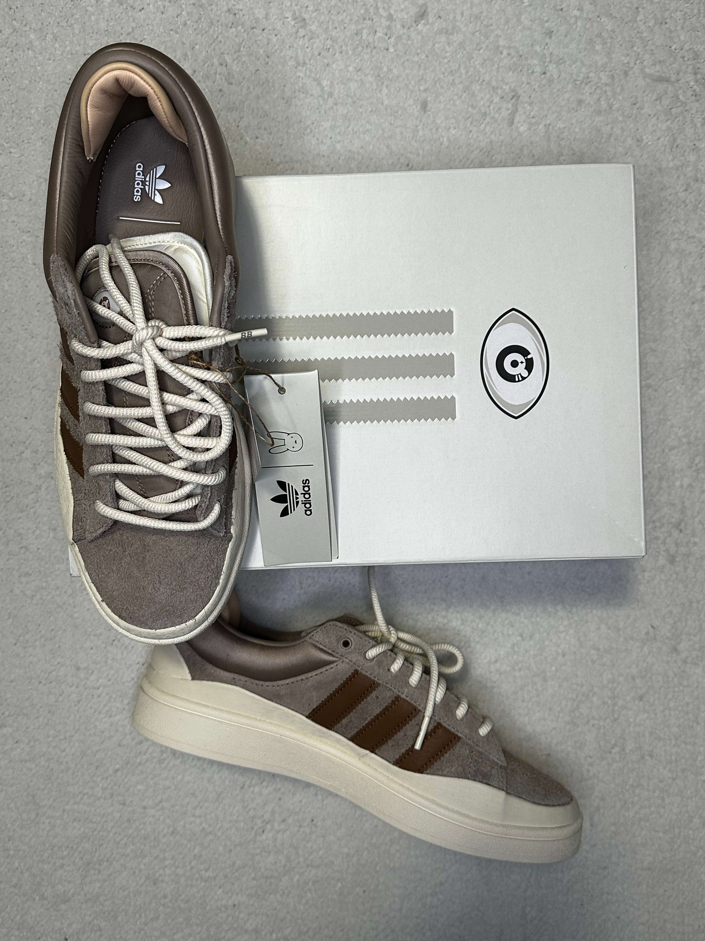 Sneakers Adidas Bad Bunny Campus Cafes. Talla 28 cms