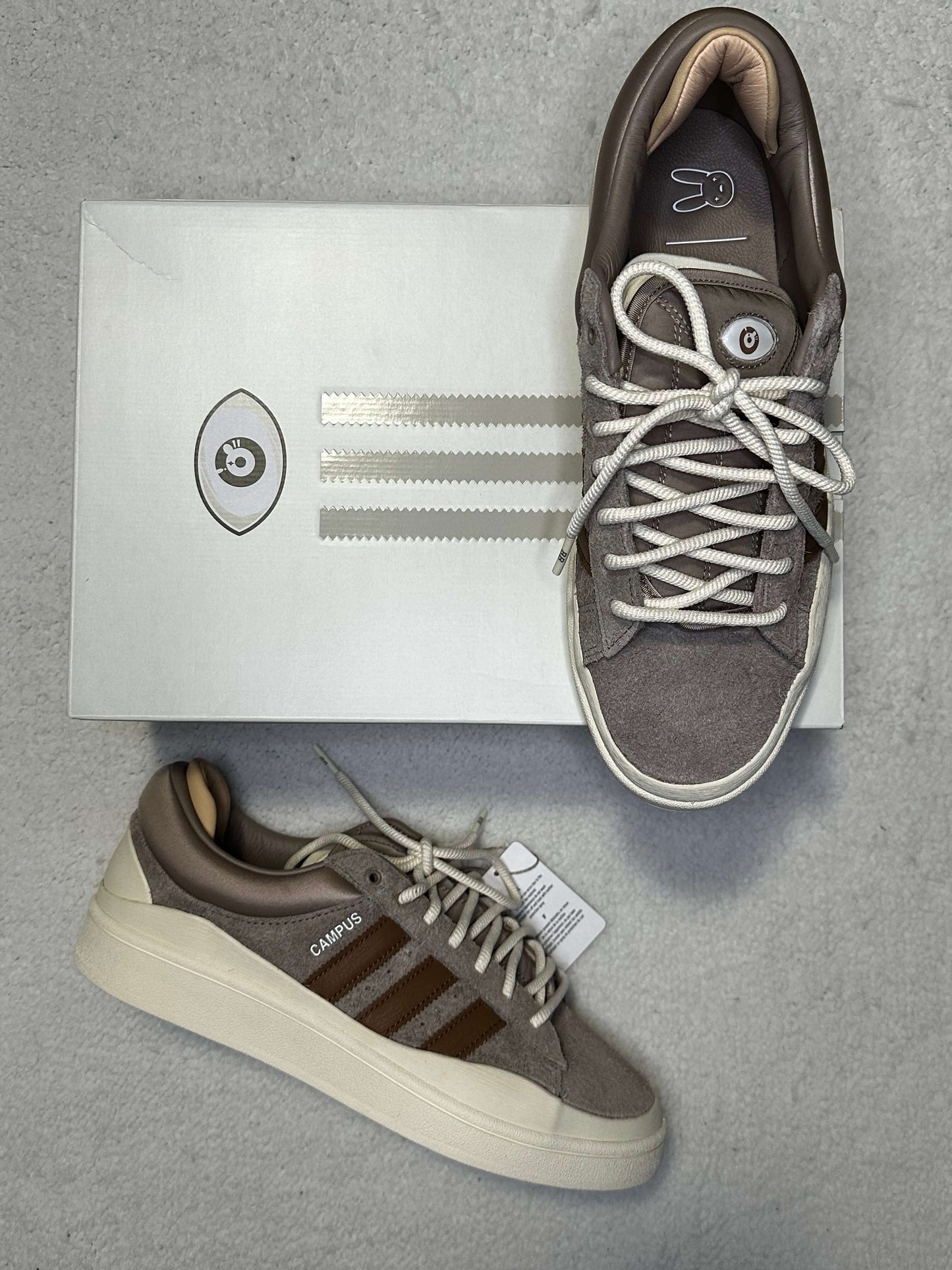 Sneakers Adidas Bad Bunny Campus Cafes. Talla 28 cms