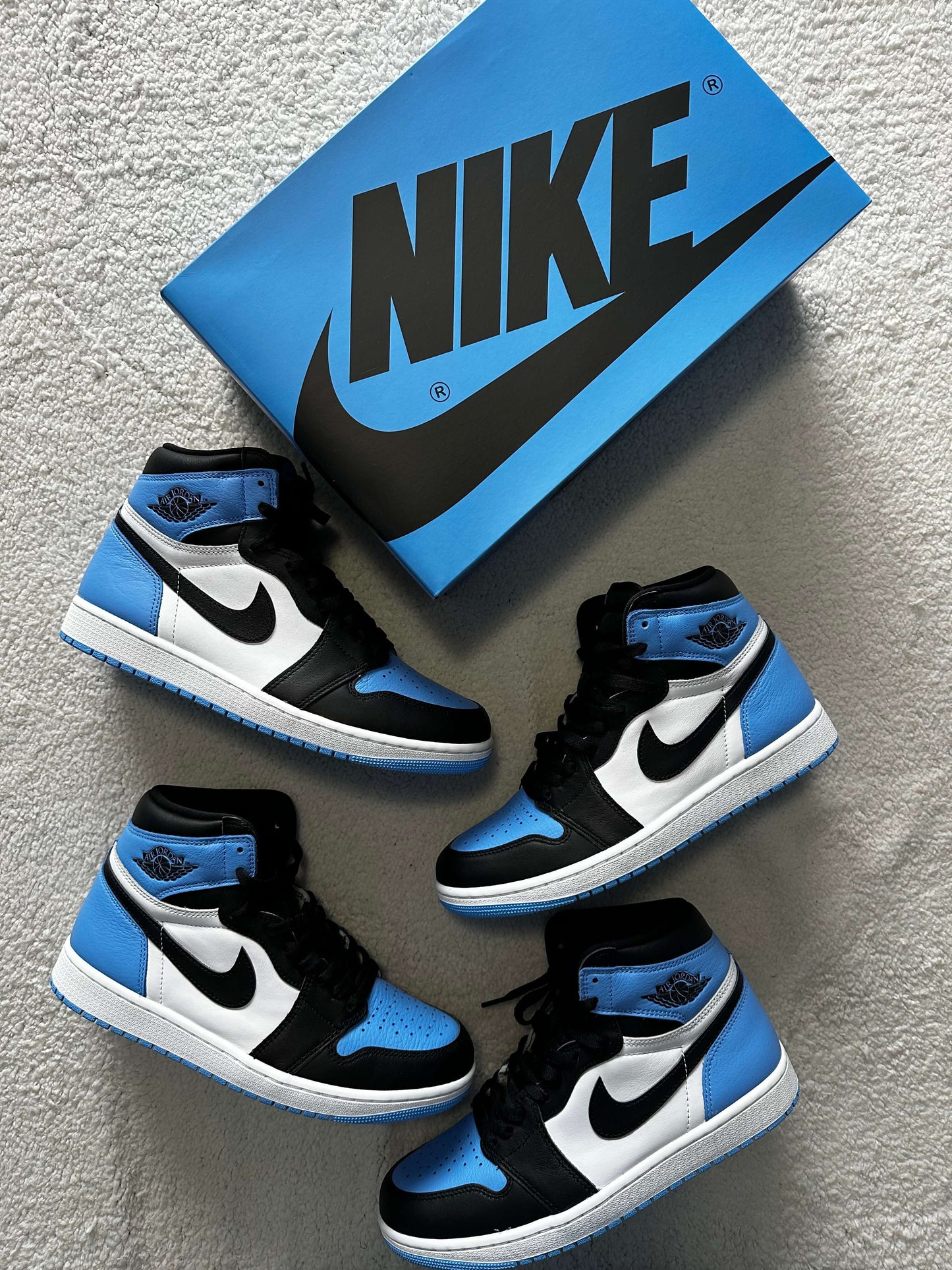 Sneakers Nike Air Jordan 1 High Retro OG 'UNC Toe'. Talla 28 centimetros