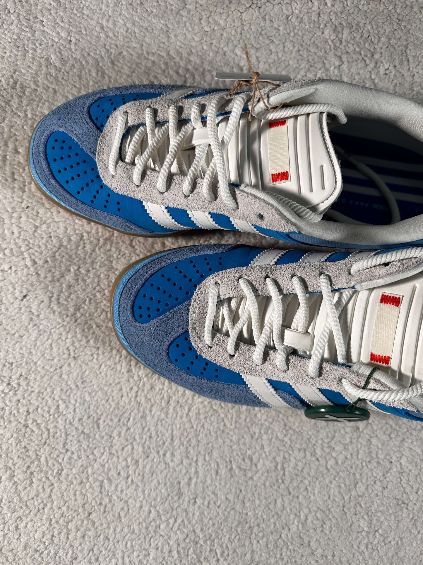 Sneakers Adidas Bad Bunny Gazelle Indoor San Juan. Talla 27 cms