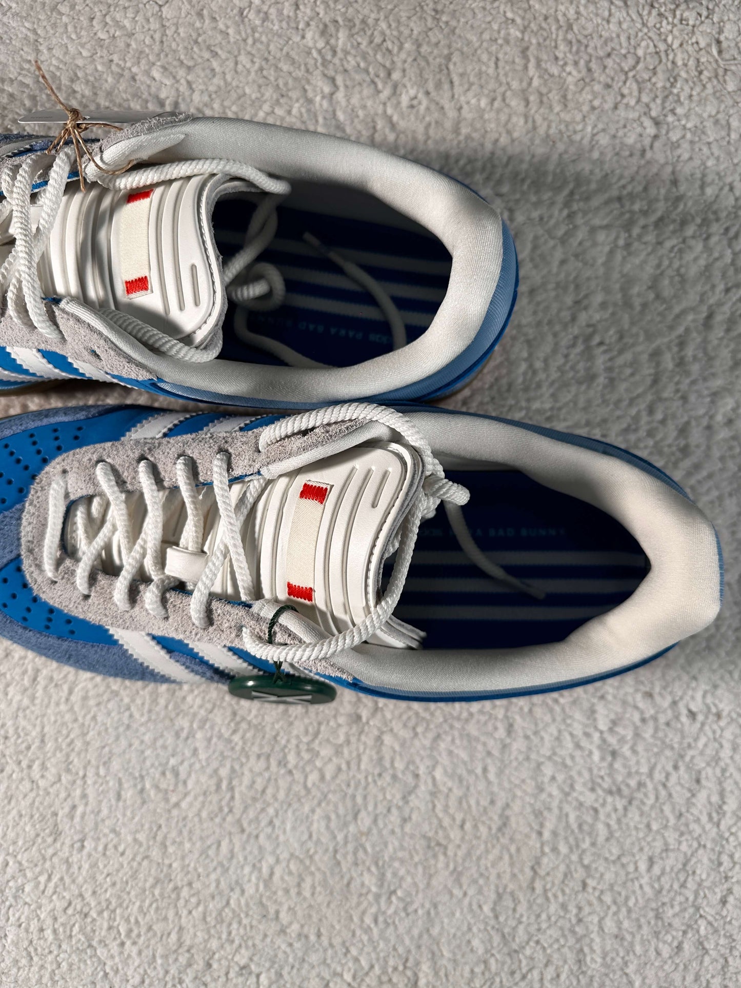 Sneakers Adidas Bad Bunny Gazelle Indoor San Juan. Talla 27 cms
