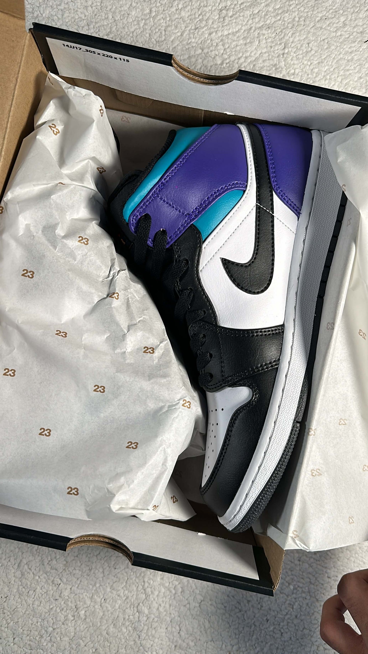 Sneakers Nike Air Jordan 1 Mid. Talla 27 centimetros