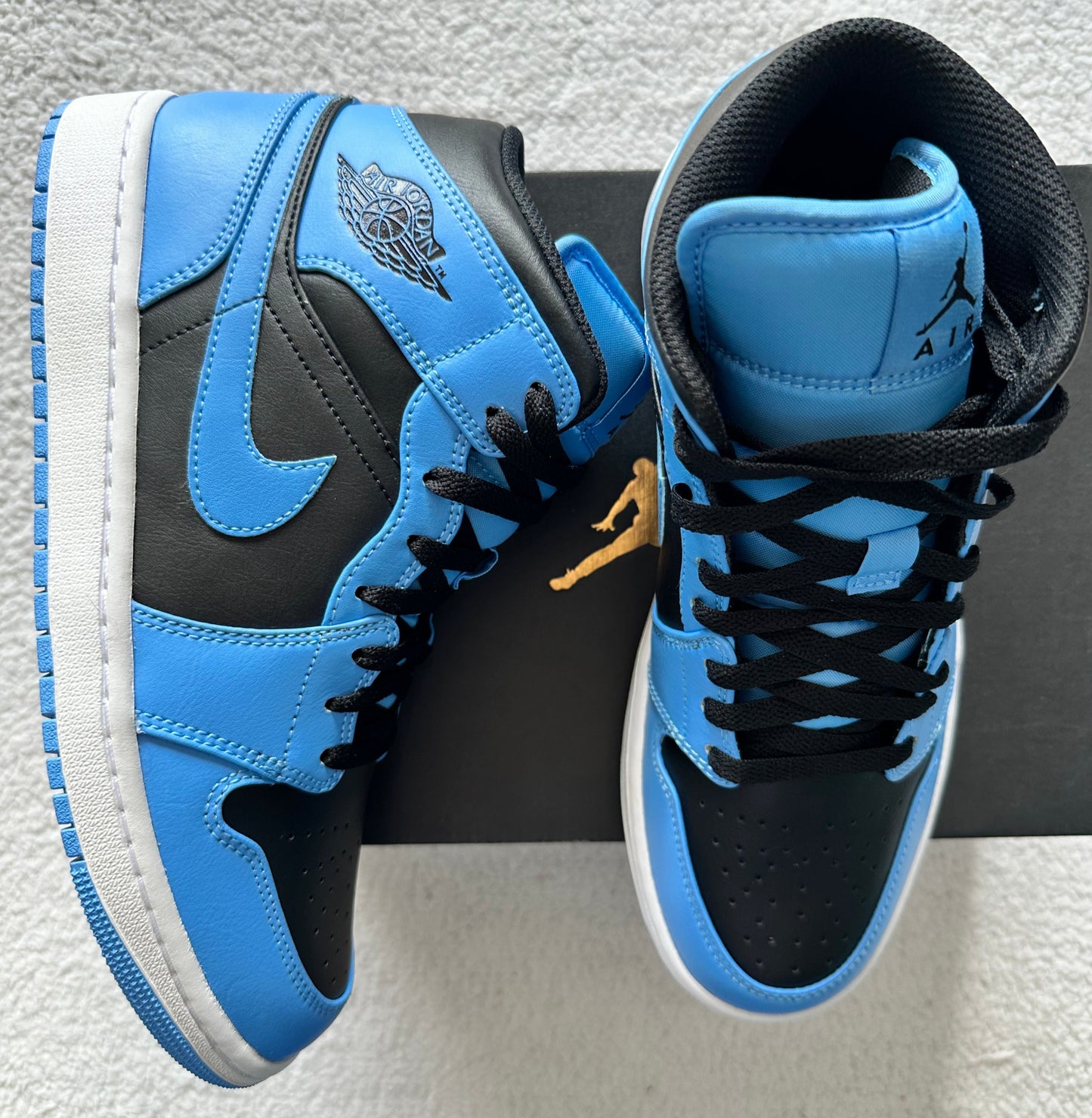Nike Air Jordan 1 Mid Azul Universitario. Talla 27