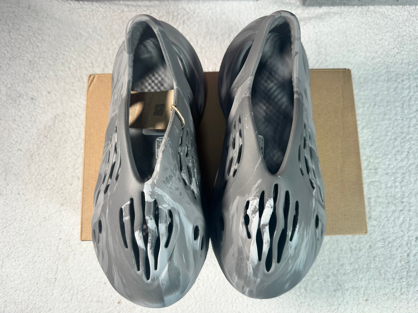 Yeezy Foam Runner Granito. Talla 25 cms