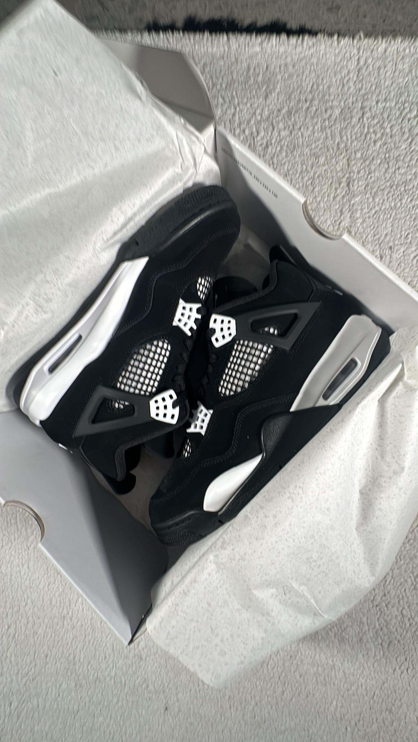 Nike Air Jordan 4 Retro White Thunder. Talla 27 centímetros