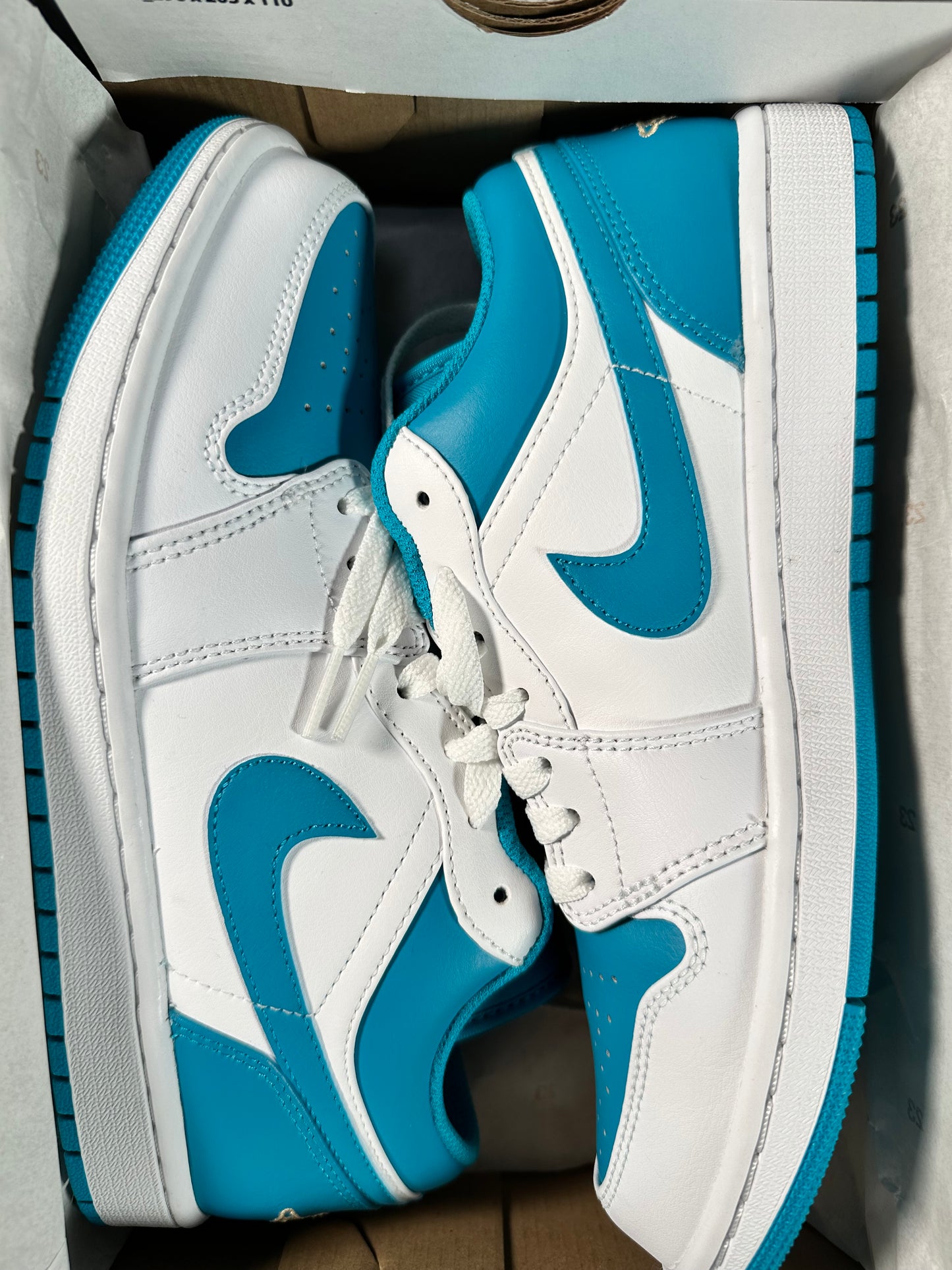 Air Jordan 1 Low Aquatone. Talla 26 cms
