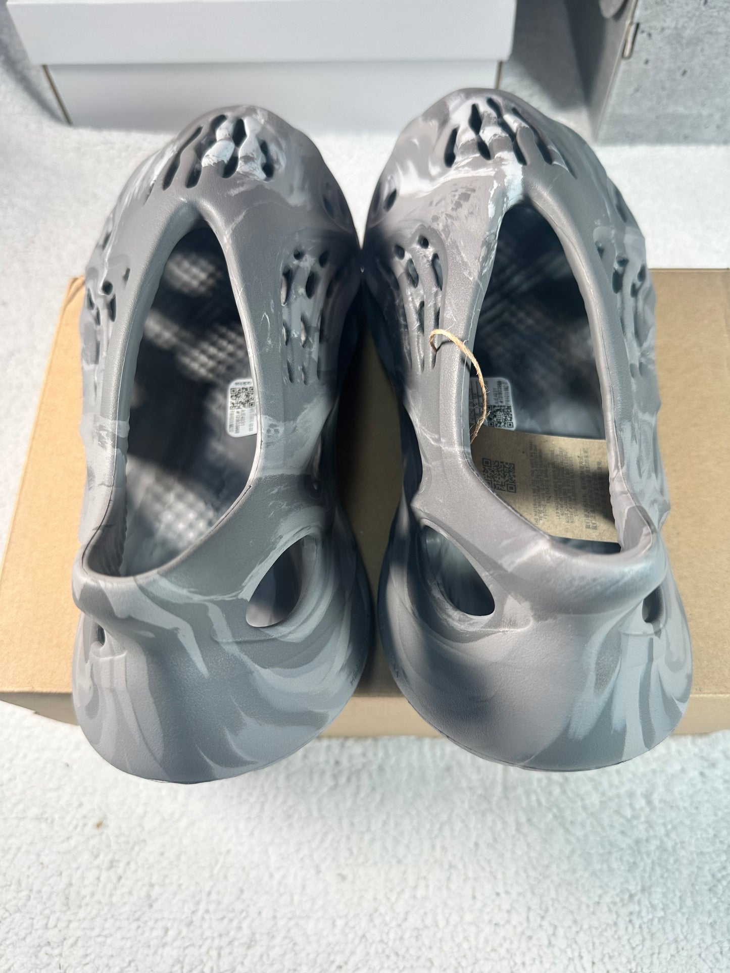 Yeezy Foam Runner Granito. Talla 25 cms