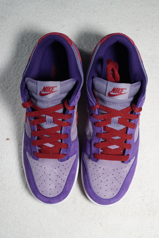 Sneakers Nike SB Dunk Edición Especial Ciruela. Talla 27 cms