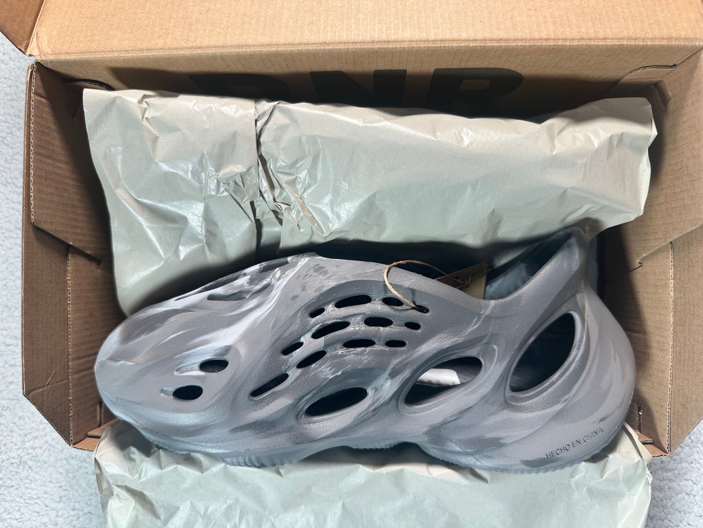 Yeezy Foam Runner Granito. Talla 25 cms