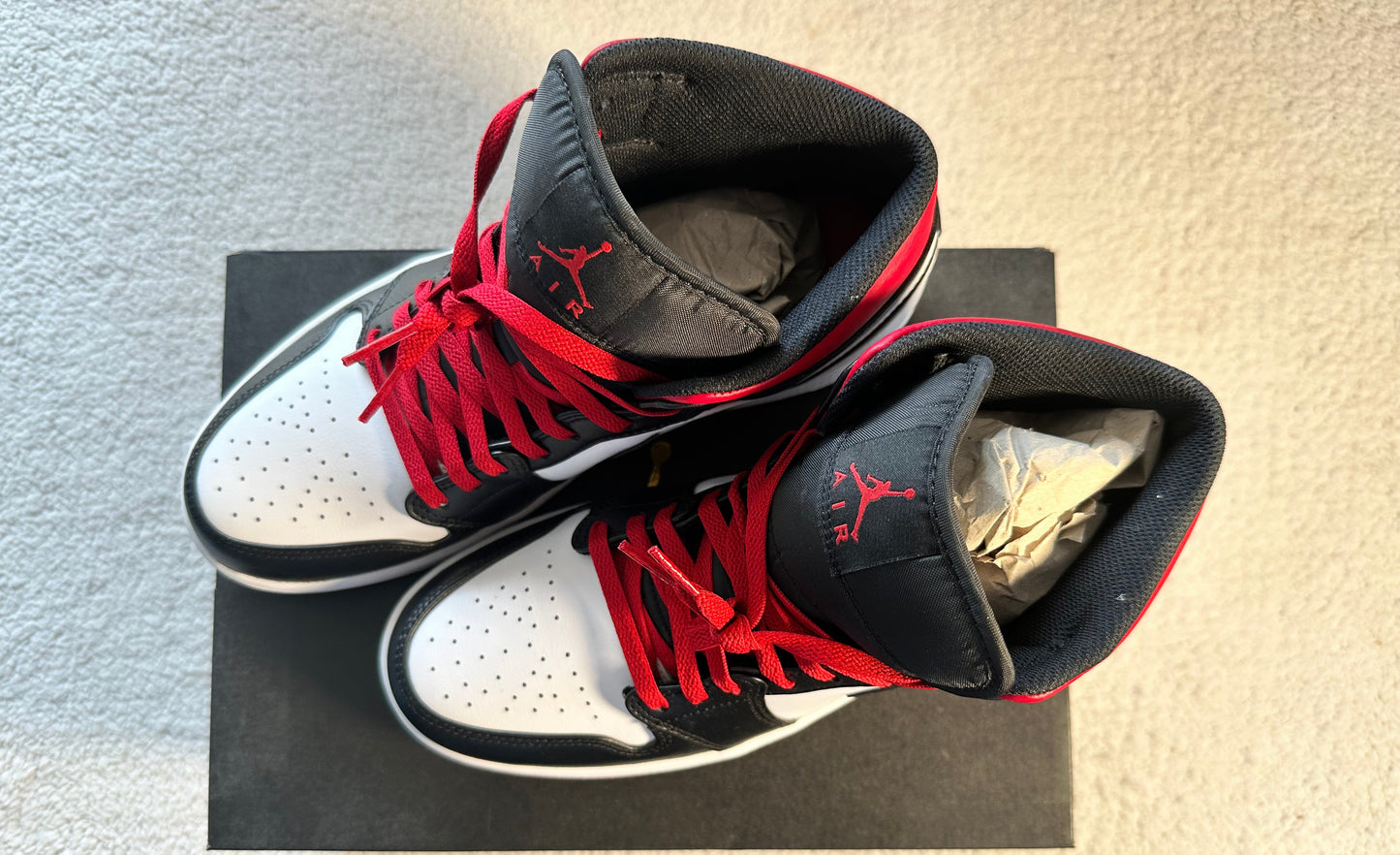 Nike Air Jordan 1 Mid Gym Red Black Toe. Talla 28 cms