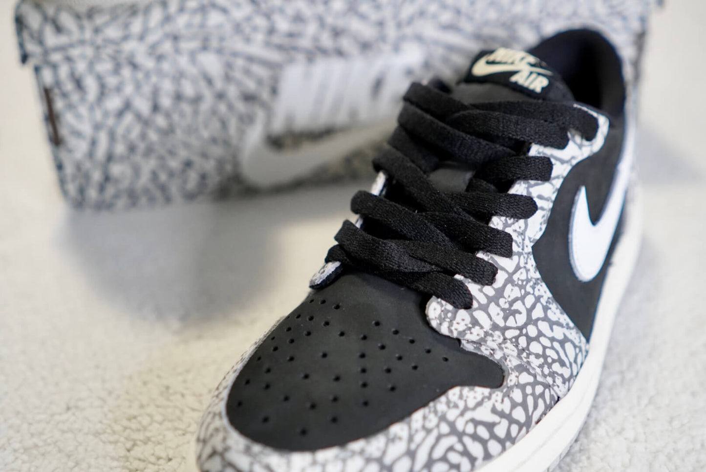Sneakers Nike Air Jordan 1 Retro Low 'Elefant Print'. Talla 26 centimetros