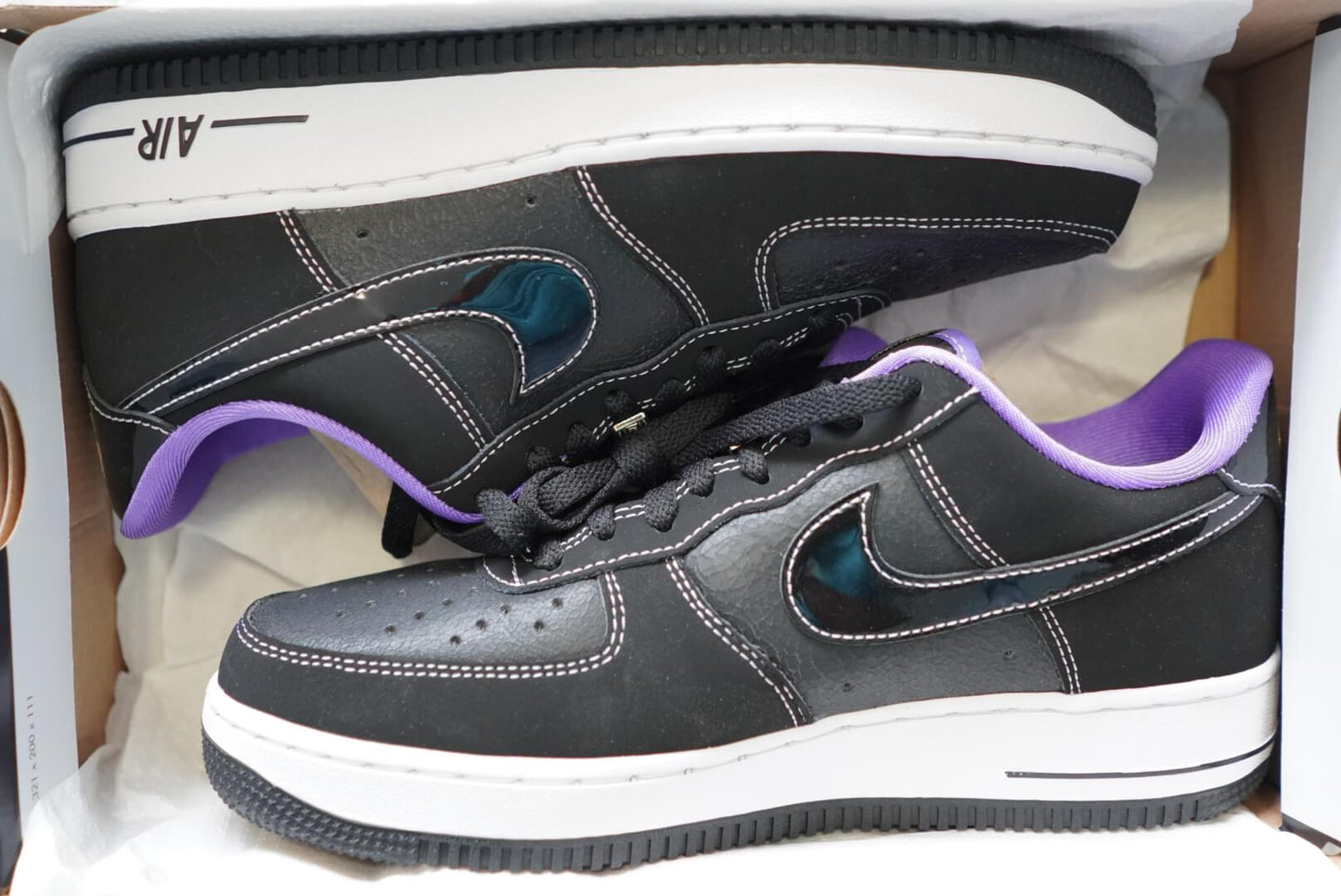 Sneakers Nike Air Force 1 '07 LV8 EMB Retro. Talla 26 cms