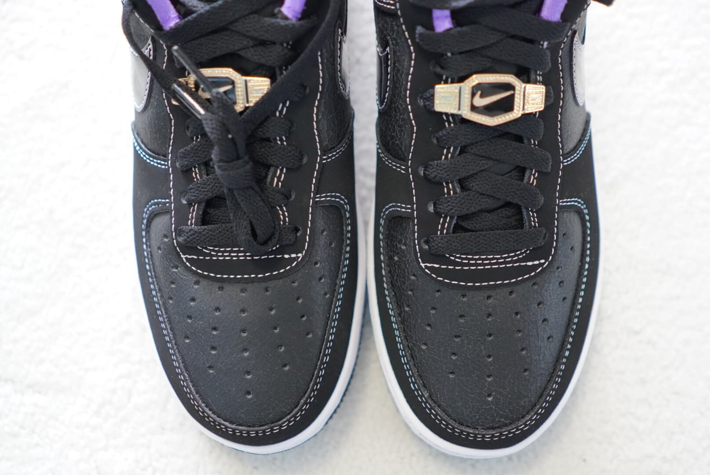Sneakers Nike Air Force 1 '07 LV8 EMB Retro. Talla 26 cms
